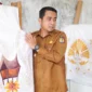 Wali Kota Solok Ramadhani Kirana Putra membuka pelatihan peningkatan SDM pembatik Batik Prada di Mimi Batik, Kampung Jawa, Kota Solok, Selasa (21/4/2026). (Foto: Prokopim Solok)