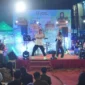 Hiburan musik memeriahkan acara Bazar UMKM Dharmasraya, Sabtu (18/4/2026). (Foto: Diskominfo Dharmasraya)