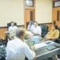 Bupati Dharmasraya Annisa Suci Ramadhani melakukan pertemuan dengan Kepala BPJN Sumbar, Elsa Putra Friandi, di Padang, Senin (27/4/2026). (Foto: Diskominfo Dharmasraya)