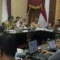 Bupati Dharmasraya Annisa Suci Ramadhani menghadiri Sosialisasi Pencabutan Perizinan Berusaha Pemanfaatan Hutan (PBPH) yang digelar Satuan Tugas PKH di Aula Istana Gubernur Sumbar, Kamis (16/4/2026). (Foto: Diskominfo Dharmasraya)