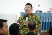 Bupati Tanah Datar Eka Putra memberikan arahan dan motivasi kepada seluruh peserta retreat di Kampus IPDN Sumatera Barat, Baso, Senin (6/4/2026). (Foto: Prokopim Tanah Datar)