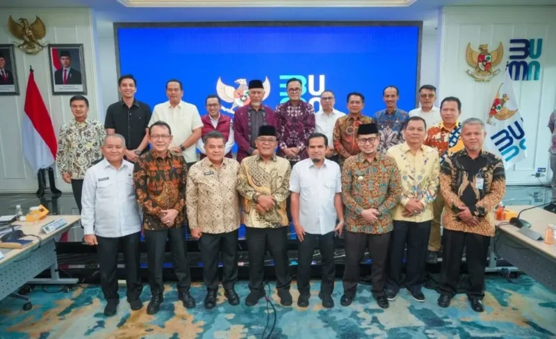 Bupati Pasbar Yulianto menghadiri rapat koordinasi bersama BP BUMN di Jakarta, Rabu (15/4). (Foto: Diskominfo Pasbar)