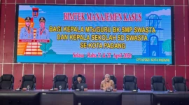 DP3AP2KB Padang menggelar Bimtek Manajemen Kasus Kekerasan Terhadap Anak bagi kepala sekolah dan guru BK tingkat SMP/MTs swasta serta kepala sekolah SD se-Kota Padang di Gedung Bagindo Aziz Chan, Selasa (21/4/2026). (Foto: Diskominfo Padang)