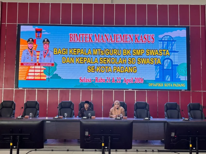 DP3AP2KB Padang menggelar Bimtek Manajemen Kasus Kekerasan Terhadap Anak bagi kepala sekolah dan guru BK tingkat SMP/MTs swasta serta kepala sekolah SD se-Kota Padang di Gedung Bagindo Aziz Chan, Selasa (21/4/2026). (Foto: Diskominfo Padang)