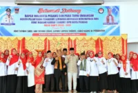 Pj Sekda Padang, Raju Minropa  menghadiri Pelantikan Pengurus DPD LAKAM Padang masa bakti 2026-2031 di Palanta Kediaman Resmi Wali Kota, Sabtu (25/4/2026). (Foto: Prokopim Padang)
