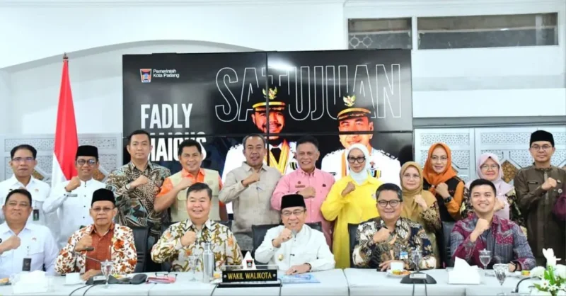 Wakil Wali Kota Padang Maigus Nasir menerima kunjungan Tim Komite Percepatan Transformasi Digital Pemerintah lintas Kementerian di Palanta Kediaman Resmi Wali Kota Padang, Jumat (24/4/2026). (Foto: Prokopim Padang)