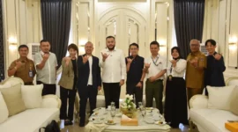 Wali Kota Padang Fadly Amran menerima kunjungan dari perusahaan Jepang, Career Planning Co, Ltd di Rumah Dinas Wali Kota Padang, Selasa (14/4/2026). (Foto: Prokopim Padang)