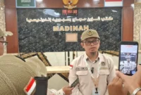 Direktur Pelayanan Haji Luar Negeri sekaligus Wakil Ketua II PPIH Arab Saudi, Budi Agung Nugroho di Kantor Daker Madinah. (Foto: Kemenhaj)