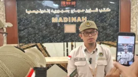 Direktur Pelayanan Haji Luar Negeri sekaligus Wakil Ketua II PPIH Arab Saudi, Budi Agung Nugroho di Kantor Daker Madinah. (Foto: Kemenhaj)