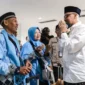 Menhaj Moch. Irfan Yusuf layanan fast track di Bandara Soetta, Tangerang, Banten, Sabtu (25/4/2026). (Foto: Kemenhaj)