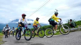 Para pesepeda meriahkan Gowes Fun Adventure di Padang Panjang, Minggu (19/4/2026). (Foto: Kominfo Padang Panjang)