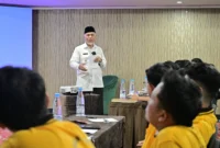 Gubernur Sumbar Mahyeldi Ansharullah membuka pelatihan konten digital di Grand Rocky Hotel Bukittinggi, Rabu (29/4/2026). (Foto: ADPSB)