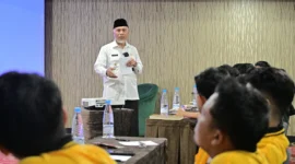 Gubernur Sumbar Mahyeldi Ansharullah membuka pelatihan konten digital di Grand Rocky Hotel Bukittinggi, Rabu (29/4/2026). (Foto: ADPSB)