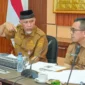 Gubernur Sumbar Mahyeldi memimpin Rapat Koordinasi Tim Percepatan NCH Tahun 2026 di Auditorium Gubernuran, Senin (6/4/2026). (Foto: ADPSB)