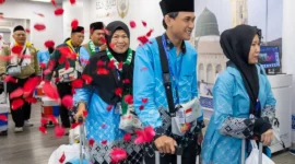 Hingga 23 April 2026, petugas telah memberangkatkan 40 kloter dengan total 15.349 jemaah. Dari jumlah tersebut, sebanyak 9.884 jemaah dalam 25 kloter sudah tiba di Madinah. (Foto: Kemenhaj)