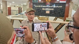 Kemenhaj tegaskan layanan haji tanpa biaya. Jemaah diminta waspada dan hanya berhubungan dengan petugas resmi. (Foto: Kemenhaj)