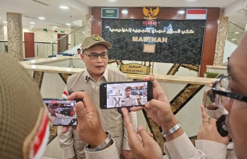 Kemenhaj tegaskan layanan haji tanpa biaya. Jemaah diminta waspada dan hanya berhubungan dengan petugas resmi. (Foto: Kemenhaj)