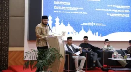Wali Kota Padang Fadly Amran menghadiri acara Halalbihalal Gonjong Limo Padang di Ruang Convention Universitas Negeri Padang Hotel, Minggu (19/4/2026). (Foto: Prokopim Padang)
