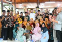 Wali Kota Padang, Fadly Amran menghadiri kegiatan Halalbihalal 1447 H keluarga besar IKS Padang di Warung Komar 9, Minggu (5/4/2026). (Foto: Prokopim Padang)