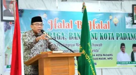 Wakil Wali Kota Padang Maigus Nasir dalam kegiatan Halalbihalal PCNU Padang di Aula Kantor Kementerian Agama Kota Padang, Minggu (5/4/2026). (Foto: Prokopim Padang)