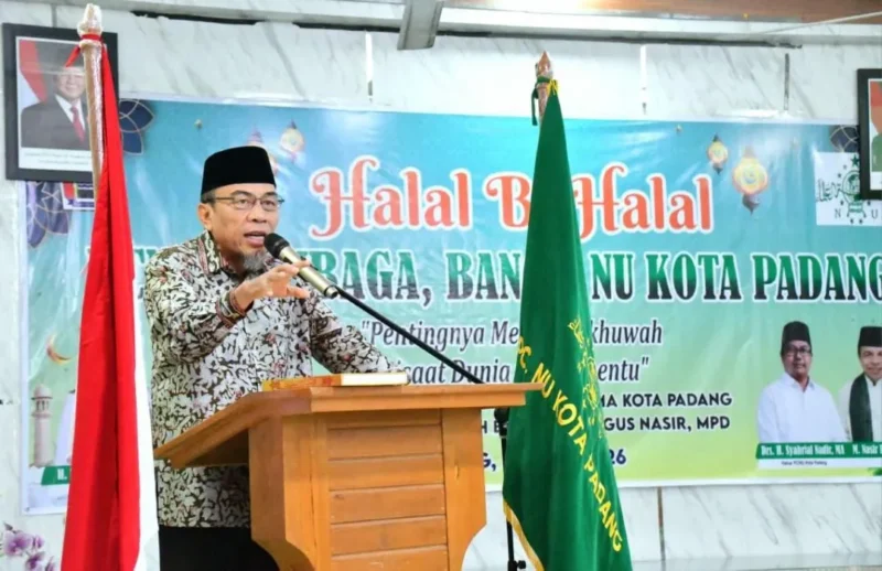 Wakil Wali Kota Padang Maigus Nasir dalam kegiatan Halalbihalal PCNU Padang di Aula Kantor Kementerian Agama Kota Padang, Minggu (5/4/2026). (Foto: Prokopim Padang)