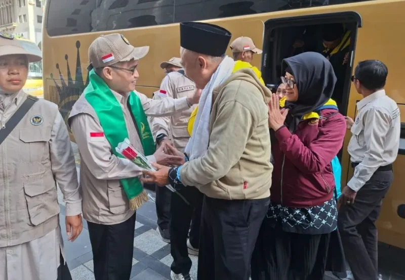 Hingga Minggu (26/4/2026) pukul 24.00 WIB, Kemehaj telah memberangkatkan sebanyak 88 kloter dengan total 34.657 jemaah dari berbagai embarkasi di Indonesia. (Foto: Kemenhaj)