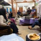 Kegiatan rapat pengurus persiapan Halal bihalal IKWAL IV Jurai di kediaman Evafauza Yuliasman, Datuak Tigo Lareh. (Foto: Dok. Niks)