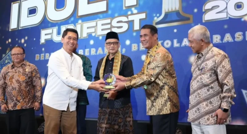 Menteri Pertanian Andi Amran Sulaiman saat menghadiri kegiatan Idul Fitri FunFest 2026 yang diselenggarakan oleh Ikatan Alumni ITS di Jakarta, Sabtu (11/4). (Foto: Kementan)
