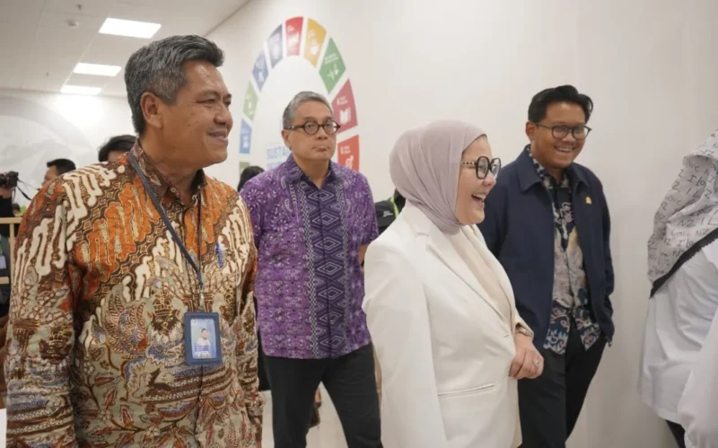 Komisi VII DPR RI melakukan kunjungan kerja spesifik ke PT Tirta Alam Segar di Cikarang dan PT Tirta Investama di Klaten. (Foto: Kemenperin)