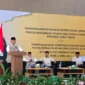 Irjen Kemenhaj Dendi Suryadi memberikan arahan dalam kegiatan pemantauan dan pengawasan persiapan operasional haji di Asrama Haji Kelas I Surabaya, Selasa (7/7/2026). (Foto: Kemenhaj)