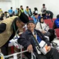 Jemaah haji Kloter 02 Embarkasi Padang asal Provinsi Bengkulu menjalani transit sekitar empat jam di Bandara BIM, Sabtu (25/4/2026) dini hari. (Foto: Humas Kemenhaj Sumbar)