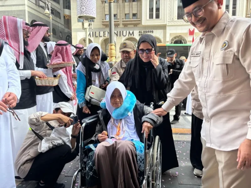Sebanyak 5.997 jemaah yang tergabung dalam 15 kloter mendarat melalui Bandara Amir Muhammad bin Abdul Aziz, Madinah. (Foto: Kemenhaj)