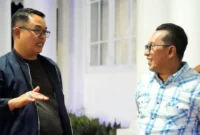 Bupati Tanah Datar Eka Putra menerima kunjungan Kasatker PPS Kementerian PU RI Wilayah Sumbar, Aljihat, ST, MT di Rumah Dinas Bupati, Selasa malam (21/4/2026). (Foto: Prokopim Tanah Datar)