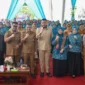 Wali Kota Padang Fadly Amran bersama Ketua TP PKK Padang Ny. Dian Puspita Fadly Amran beserta jajaran menyambut kedatangan tim penilai dari Provinsi Sumbar, Senin (20/4/2026). (Foto: Prokopim Padang) 
