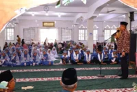 Wakil Wali Kota Payakumbuh, Elzadaswarman saat menghadiri pembukaan perayaan khatam Al Quran MDTA Masjid Istiqlal di Kelurahan Labuah Basilang, Sabtu (11/4/2026). (Foto: MC Payakumbuh)