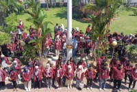 Pelepasan 312 mahasiswa UNES sebagai tim verifikasi program Padang Rancak Award 2026, Rabu (22/4/2026). (Foto: Diskominfo Padang)