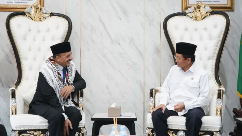 Menteri Agama Nasaruddin Umar menerima audiensi Duta Besar Palestina untuk Indonesia Abdulfattah A.K. Al-Sattari di Kantor Kemenag, Senin (13/4/2026). (Foto: Kemenag)