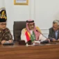 Menteri Haji dan Umrah RI dalam pertemuan dengan Duta Besar Arab Saudi untuk Indonesia Faisal Abdullah Almudi di Kantor Kemenhaj RI di Jakarta, Selasa (7/4/2026). (Foto: Kemenhaj)