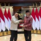 Gubernur Sumbar Mahyeldi Ansharullah melakukan audiensi dengan Menko Polhukam, Letjen TNI (Purn) Djamari Chaniago di Kantor Kemenko Polkam, Jakarta, Kamis (2/4/2026). (Foto: ADPSB)