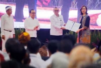 Menteri Pariwisata Widiyanti Putri Wardhana meluncurkan 483 skema okupasi nasional dari 34 bidang pariwisata. (Foto: Kemenpar)