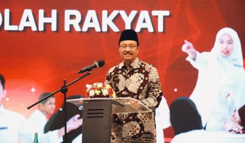 Mensos Saifullah Yusuf (Gus Ipul) membuka Pelatihan Manajemen Pembelajaran bagi guru dan kepala Sekolah Rakyat Tahun 2026 di Hotel Harris Cibinong City Mall, Kabupaten Bogor, Kamis (23/4/2026) malam. (Foto: Kemensos)