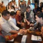 Menteri Perumahan dan Kawasan Permukiman (PKP) Maruarar Sirait melakukan pertemuan dengan Ketua Dewan Komisioner OJK, Friderica Widyasari Dewi, di Kantor OJK di Wisma Mulia 2, Senin (6/4/2026). (Foto: Kementerian PKP)