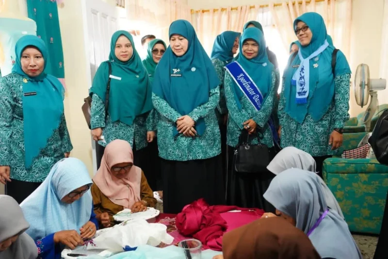 Tim penilai provinsi melakukan penilaian sekaligus verifikasi lapangan Kelompok Dasawisma Messra 6 Jorong Patar, Nagari Situmbuk, Kecamatan Salimpaung, Kabupaten Tanah Datar, pada Rabu (29/4/2026). (Foto: Prokopim Tanah Datar)