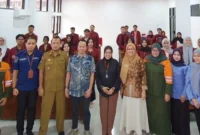 Tim Penilai Padang Rancak Award 2026 memberikan pembekalan kepada 300 mahasiswa UNES di Gedung Rektorat dan Fakultas Hukum UNES. (Foto: Ist)