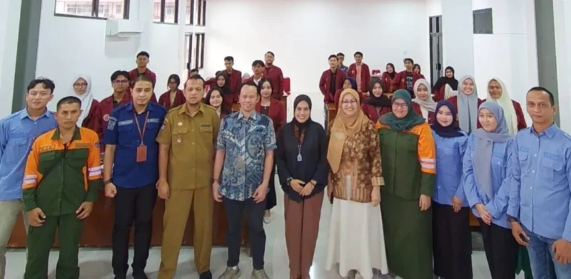 Tim Penilai Padang Rancak Award 2026 memberikan pembekalan kepada 300 mahasiswa UNES di Gedung Rektorat dan Fakultas Hukum UNES. (Foto: Ist)