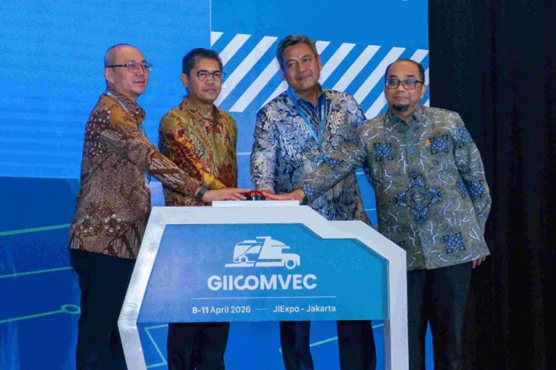 Sekretaris Jenderal Kemenperin, Eko S.A. Cahyanto membuka pameran GIICOMVEC 2026 di Jakarta, Rabu (8/4). (Foto: Kemenperin)