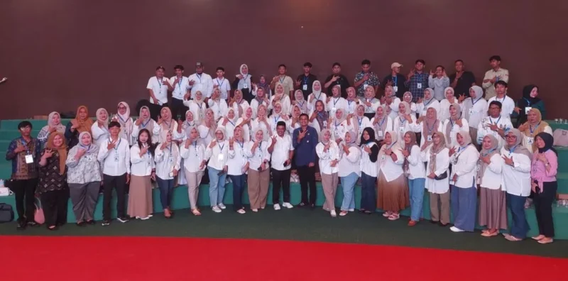Para peserta Pelatihan Tata Kelola Destinasi Wisata Kota Padang Tahun 2026 foto bersama. (Foto: Ist)