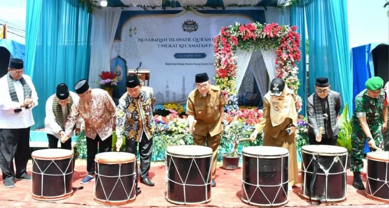 Wakil Wali Kota Padang, Maigus Nasir membuka MTQ ke-42 tingkat Kecamatan Pauh di pelataran Masjid Istiqlal Binuang, Kelurahan Binuang Kampung Dalam, Selasa (14/4/2026). (Foto: Prokopim Padang)