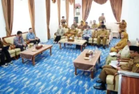 Bupati Tanah Datar, Eka Putra melakukan audiesni bersama Asdep Pemasaran Pariwisata Mancanegara II Kemenpar RI di Gedung Indo Jolito, Batusangkar, Selasa (28/4/2026). (Foto: Prokopim Tanah Datar)
