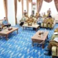 Bupati Tanah Datar, Eka Putra melakukan audiesni bersama Asdep Pemasaran Pariwisata Mancanegara II Kemenpar RI di Gedung Indo Jolito, Batusangkar, Selasa (28/4/2026). (Foto: Prokopim Tanah Datar)